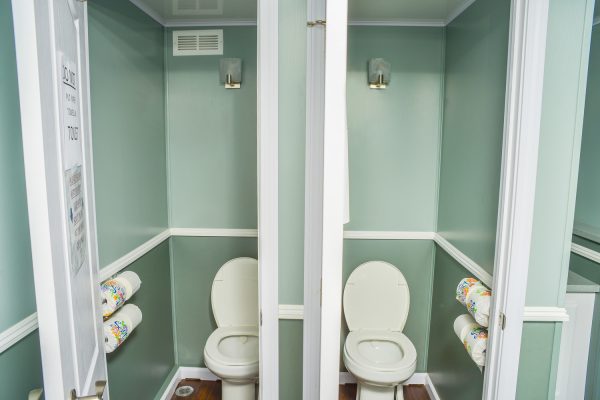 25’ Satellite Luxury Restroom Trailer 5+5 interior with private stalls