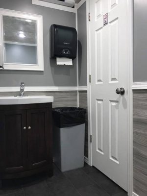 3+2-Stall Restroom Trailer luxury interior