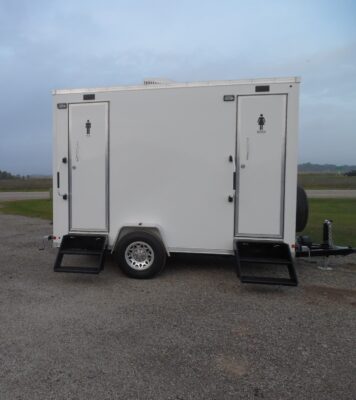 Art 2-Room Trailer exterior