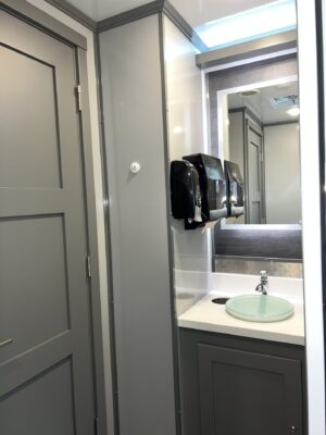 Satellite 4-Station Trailer vanity